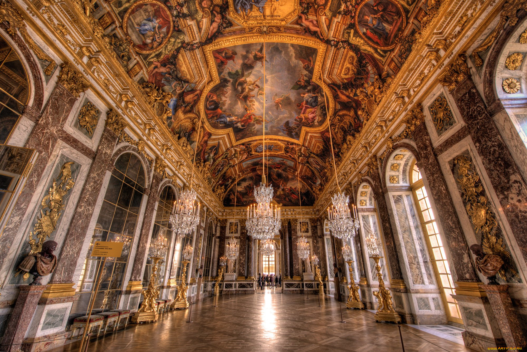 Де версаль. Франция Барокко Версальский дворец. Версальский дворец, Версаль дворец Версаля. Зеркальная галерея Версальского дворца. Барокко интерьеры Версальского дворца.